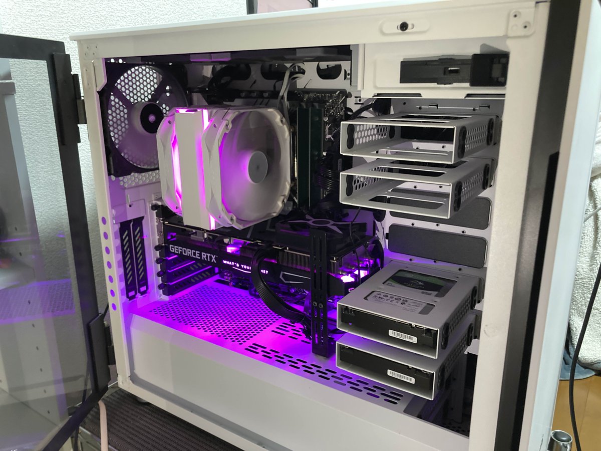 abiruryo7's tweet photo. @netatank i7-12700KF
ASUS Z690-P D4
DDR4-3200 16GB
RTX3070
M.2 1TB×2枚
HDD 3TB
HDD 6TB
750w gold

いい感じに構成できたと思ってる。 https://t.co/OwCP1mDcr6