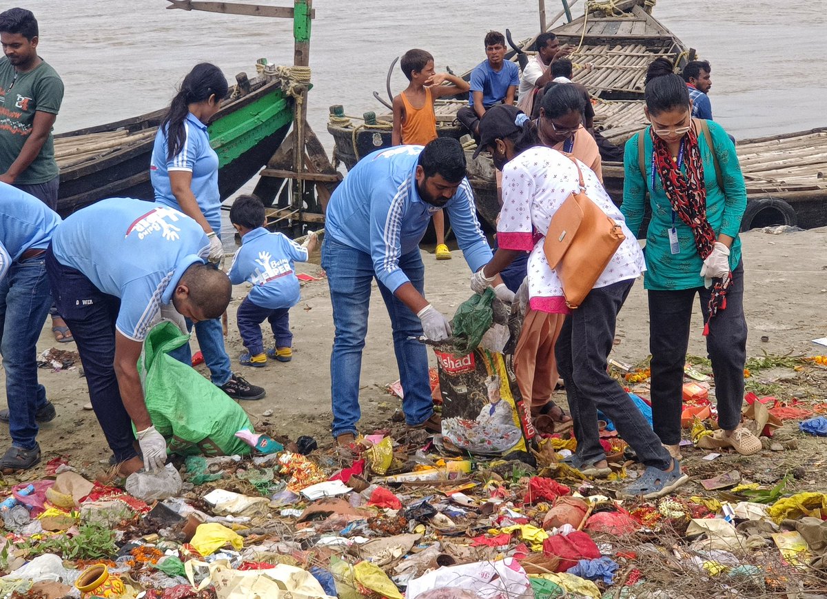 BeingHelperTeam's tweet photo. मेरे (Ganga Maa) संरक्षण और स्वच्छता के लिए तुम्हारी नीति और प्रयासों पर बहुत कुछ निर्भर करता है। मेरे अस्तित्व को बनाए रखने के लिए कठोर और प्रभावी कदम उठाओ। मैं तुम्हारा इस ज़िम्मेदारी में मार्गदर्शन करूंगी।
#DighaGhat #BeingHelperFoundation
@BSPCBOfficial @CPCB_OFFICIAL https://t.co/HWPGawsYvY