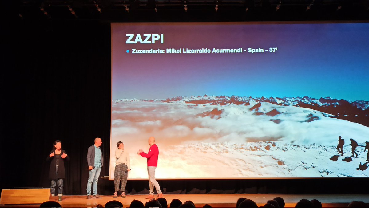 Bizitzak jarri zaituen lekuan erabakirik ez baduzu hartu,  egoerari aurre nola egin diezaiokezun Mikelek ondo erakutsi digu Zazpi dokumentalean. <a href="/macmikel/">Mikel Lizarralde</a>  <a href="/pelloosoro/">pello osoro</a> <a href="/MaiteArroitaja1/">Maite Arroitajauregi</a> (Mursego) @mendifilm
berria.eus/mendia/berriak…