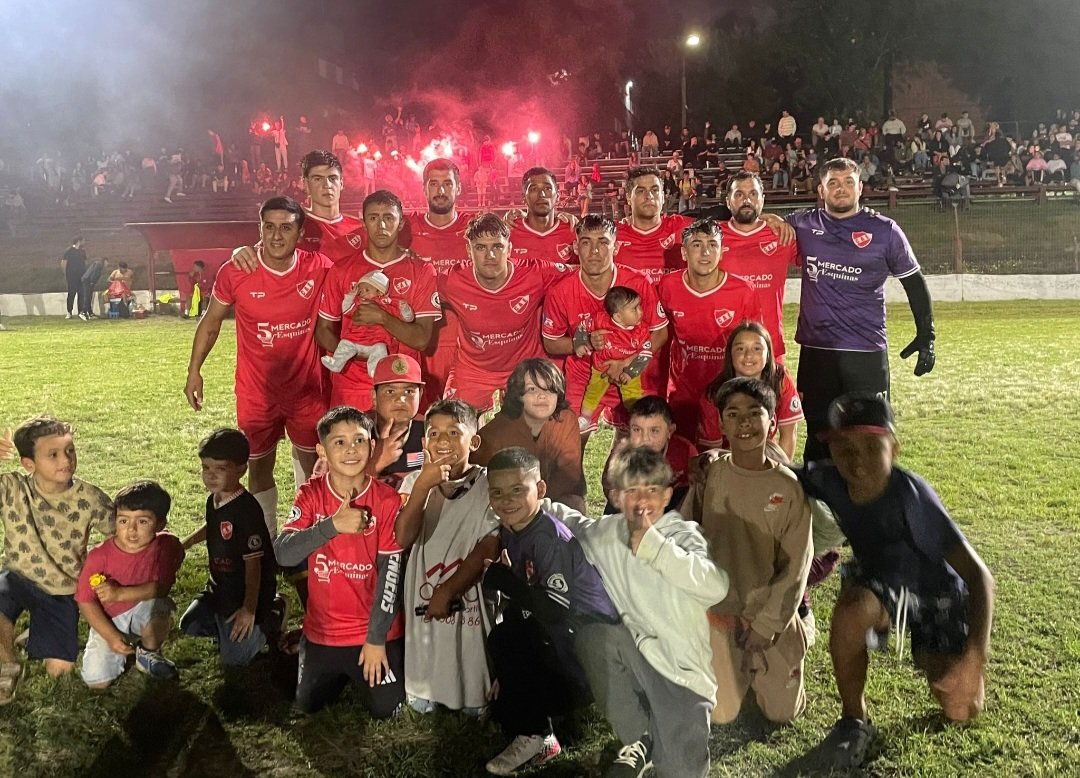 Domingo de fútbol por <a href="/fmflorida89_3/">FMFlorida89.3</a> 
⚽️⚽️
<a href="/AtleticoFlorida/">Club Atlético Florida Oficial ⭐️</a> y <a href="/espana_club/">Club Atlético España</a> por un lugar en la final del Clausura. 
16y30hs la previa 
17y30hs relata <a href="/SSarla/">Sebastián Sarla</a> 
Comenta Eduardo Fernández junto a todo el equipo de la radio 
Al 🌎 👇
s2.rootuy.xyz/public/fm_flor…
Somos el fútbol!!