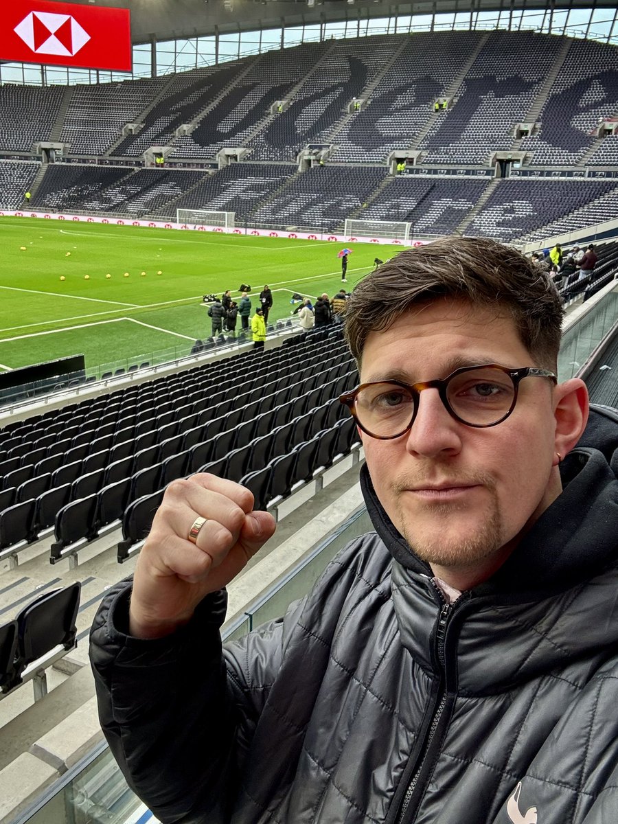 Tottenham DJ tweet media