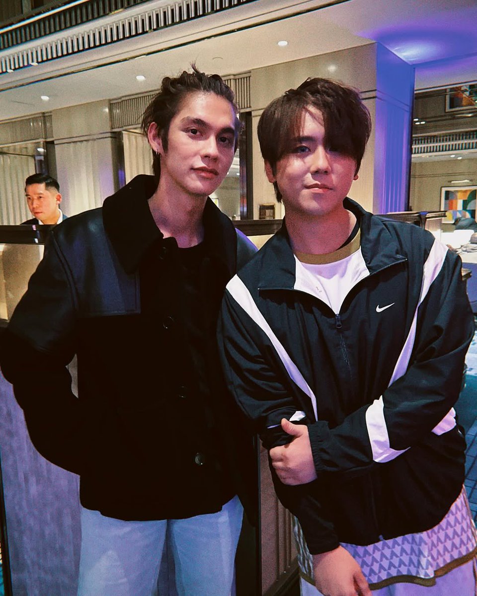 smileybright__'s tweet photo. Keung To (a popular Hong Kong singer, actor &amp; is one of MVPs basketball player at NBA Legends celebrity game ) shared a pic with Bright.❤️

#bbrightvc 
#NBALegendsCelebrityGamexBRIGHT
#NBALegendsCelebrityGame https://t.co/a8eNcAHos5