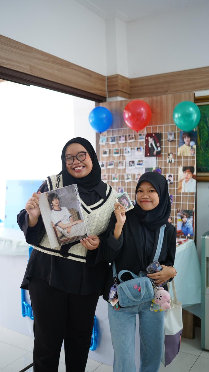 LunarJinProject's tweet photo. @MadnaeJin1204
#HappyJinDay
#BloodDonorForJin
#ARMYWithLove https://t.co/j2RaBCe1je