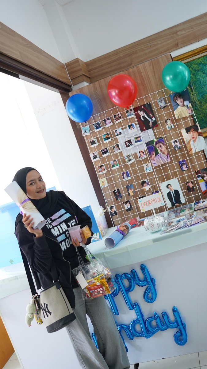 LunarJinProject's tweet photo. @MadnaeJin1204
#HappyJinDay
#BloodDonorForJin
#ARMYWithLove https://t.co/j2RaBCe1je