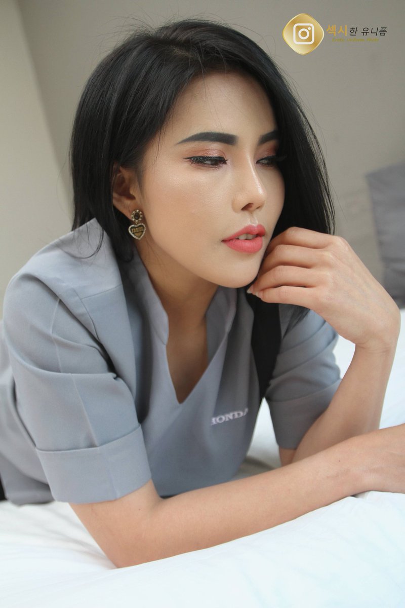 EroticArtsx's tweet photo. ึ Sexy เบาๆ พร้อมส่งมอบ😊

ผลงาน Members only 😂 
😲ภาพชัดกว่า
😲งานอัปเดทใหม่ตลอด
😲ภาพเยอะกว่า
ติดตามผลงานเพิ่มเติม DM หรือ  👇 สนในเป็น members click link ได้เลยจ้า
https://t.co/ErePhRuLbQ #คาชุด #เอาคาชุด #ชุดไทยsexy #uniform #Erotic #สาวชุดไทย https://t.co/Mv0LQl0Eny