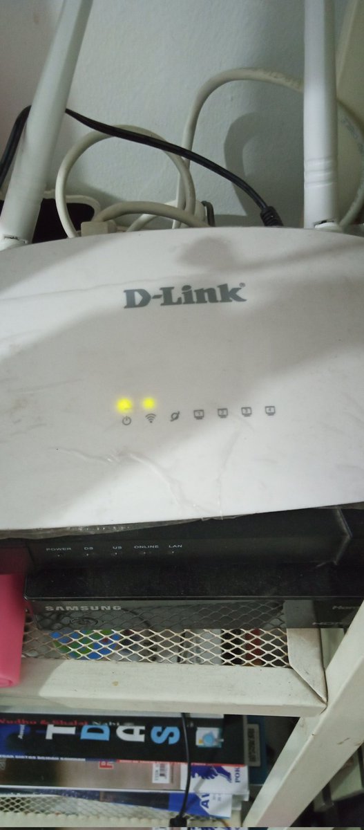 dwiheryonop's tweet photo. Hi, @FirstMediaCares 
10389686
Udah 2 hari kaya gini nih, gak ada notif via imel pula. Capek deh, tau gitu pake provider lain aja. Tiap bulan masalahnya sama, giniiii aja, mbulet, gak pernah ada solusi.. https://t.co/URHN8bwx2r
