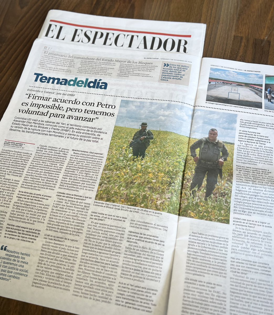 julianrios_m's tweet photo. 🔴Viajamos al Yarí, el territorio controlado por el EMBF, la mayor disidencia de FARC que sigue en diálogos de paz con @petrogustavo.

Entrevistamos a ‘Calarcá’, el comandante del grupo

Va hilo con inquietudes y reflexiones que dejan sus respuestas de cara a la negociación 🧵👇🏾 https://t.co/vZVsLbacfG