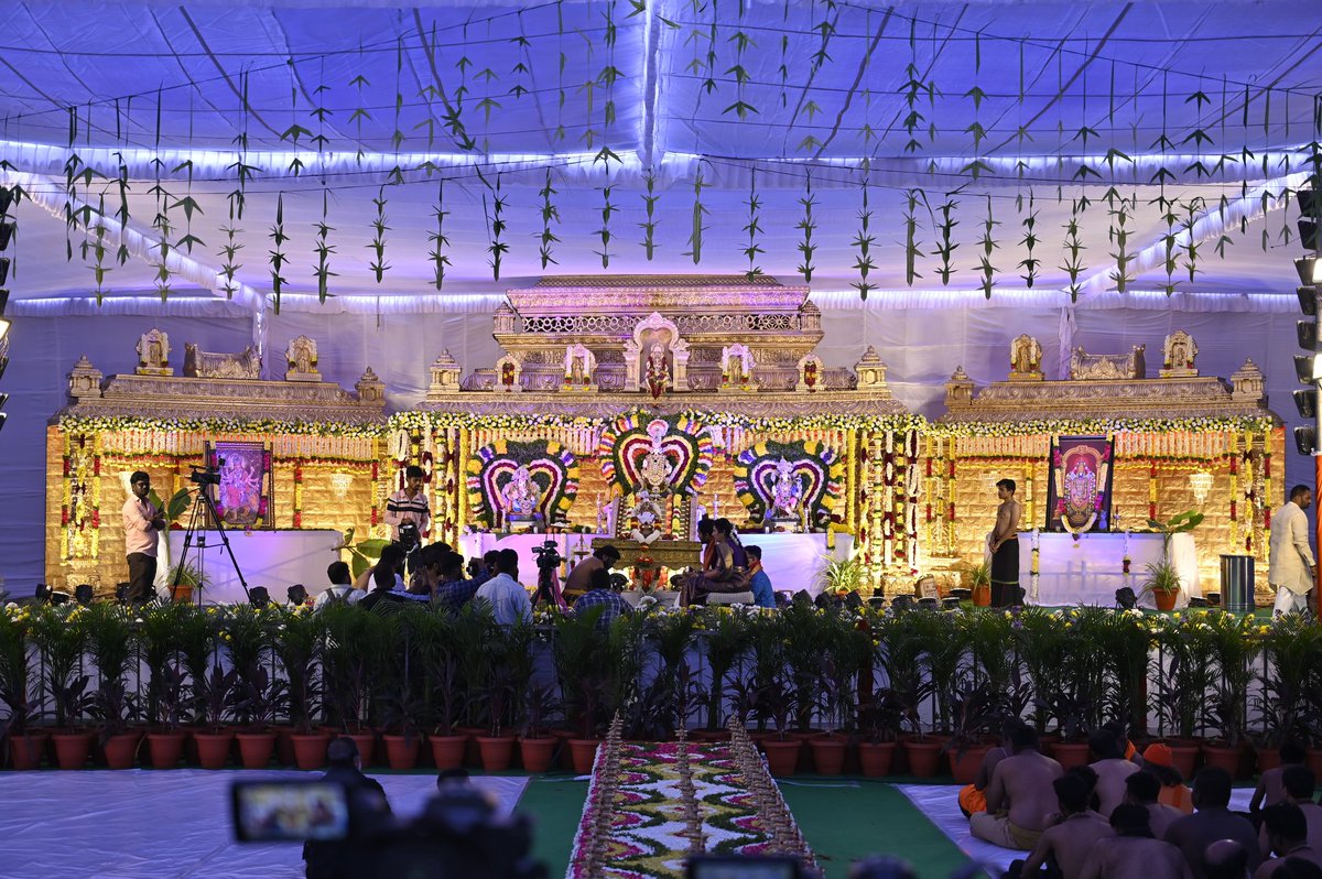 MaheshReddi9's tweet image. ఓం శ్రీ స్వామియే శరణం అయ్యప్ప...
Swamiye Saranam #Ayyappa..
#ayyappaswamy 🙏🙏
#kishanreddy #GKR