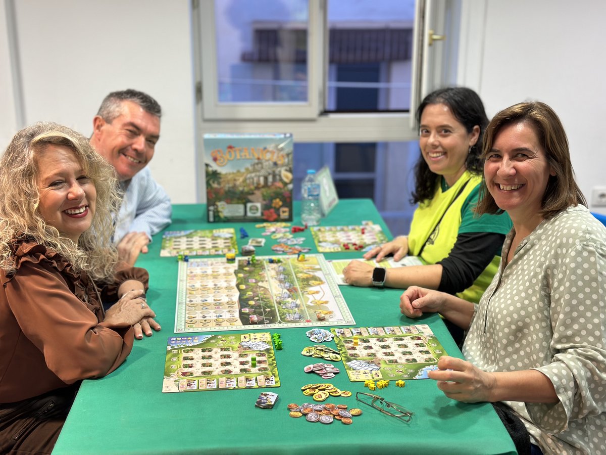 acmueveficha's tweet photo. 🤯🤯 REMEMBER 🤯🤯
Gacias a @DevirIberia. Torneo de Trio incluido, ¡¡tuvimos juegos para todo tipo de jugadores!!
Mas de 100 partidas registradas durante las jornadas.
#artsociety
#Botanicus
#dragonkeeper
#hilo
#iceberg
#selvaprohibida
#triodevir
#whitecastle https://t.co/yONQTxolkm