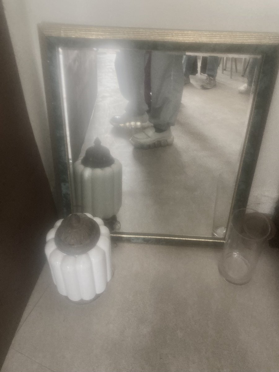 me_melonsoup's tweet photo. タトゥーのお姉さんをみたい(みたい)という理由だけでソウルに行ってるんじゃないの、わたし https://t.co/edZK2jQPjG