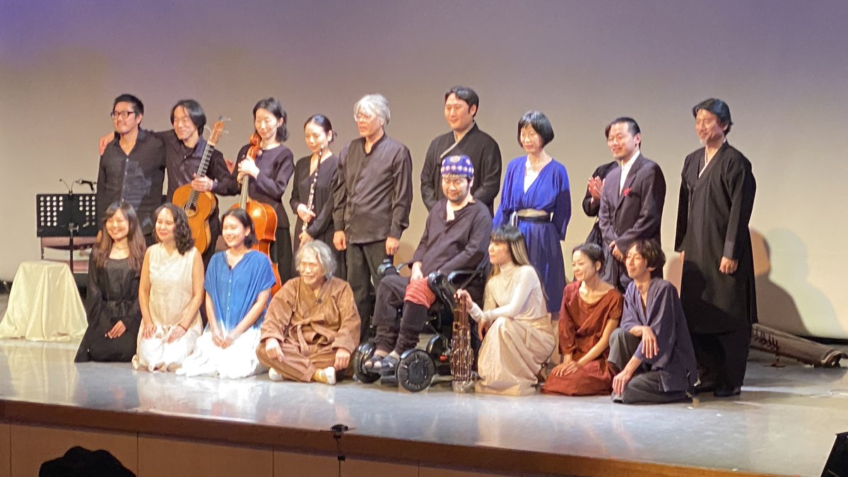 Emanosuke_Ueda's tweet image. #沖縄のエンタテインメント
#テンブスホール
#黒潮プロジェクト
#黒潮の子
琉球トラウマナイトで知った東盛あいかさんご出演と聞いて発作的に行ってきました。多民族多文化多ジャンルが混在するチャンプルーの中で、映像作品と歌唱、そして与那国ラップと多才ぶりを発揮されてました♫