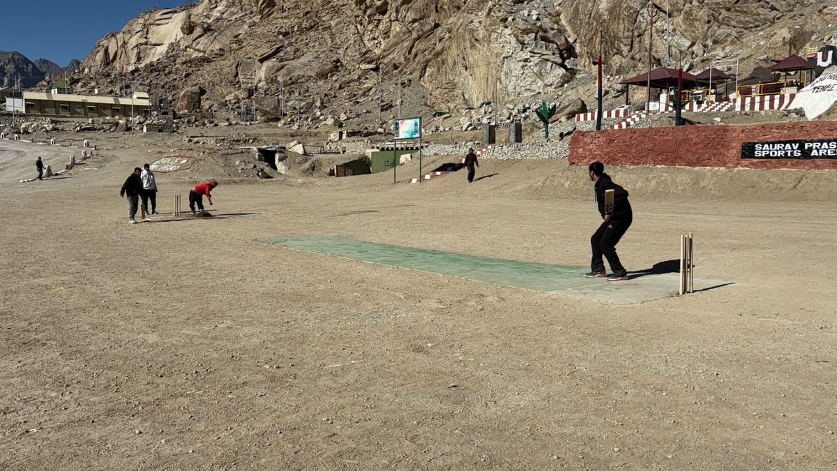 firefurycorps's tweet photo. "The Cricket Carnival"
In continuation of the #Indian Army's persistent strive for nation building and bringing out the sports talent, Hanuthang Cricket Premier League is being organised by #ForeverinOperationsDivision aimed to #promote local art and culture, foster sporting culture, unleash the warrior spirit and bring different communities together. Six different teams from #Leh and #Kargil districts will be putting in their best for glory from 04 Dec to 08 Dec at Hanuthang.
#Day1Winners #Garkone11 #UnitedDargo11
#unityindiversity
#ForeverinOperationsDivision
#TopGunGunners
#ProsperousLadakh
#KheloIndia
#Excellenceinsports
#LocalArtandCulture
#Bamiyan
@adgpi
@NorthernComd_IA
@ANI
@prodefleh
@lg_ladakh
