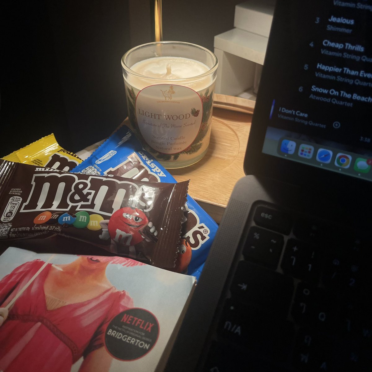 piitcha_macchi's tweet photo. Snack for nighttime reading🍫♥︎
น้องคอปเปอร์เลือก m&m’s เค้าก็เลือก m&m’s
#COPPERdechawat
#MMSThailand #MMSรวมกันเราสนุก #MMSFunForAll https://t.co/Bd2Qjrjz7K