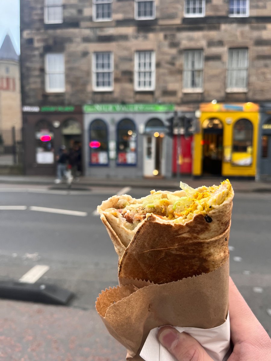 3rdxvcaptain's tweet photo. Hitting up Africano Wraps to celebrate the fall of President Bashar Al-Assad
#WinningWeekends https://t.co/uJznaVnxi0