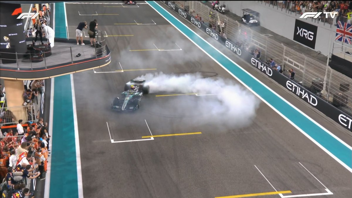 f1speed_indo's tweet photo. YEESSSSSS LEWISSS!! https://t.co/dJmY7cYFSm