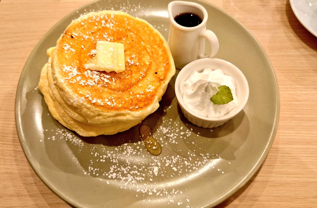 Ef8Katsu's tweet photo. #パンケーキ
#盛岡駅
今日は盛岡に用事があったので前から行きたかった盛岡駅にあるKOJIMA CAFE 盛岡駅店で妻と娘と一緒にブランチ。
フワフワで美味でした。 https://t.co/X9qv5PWOiO