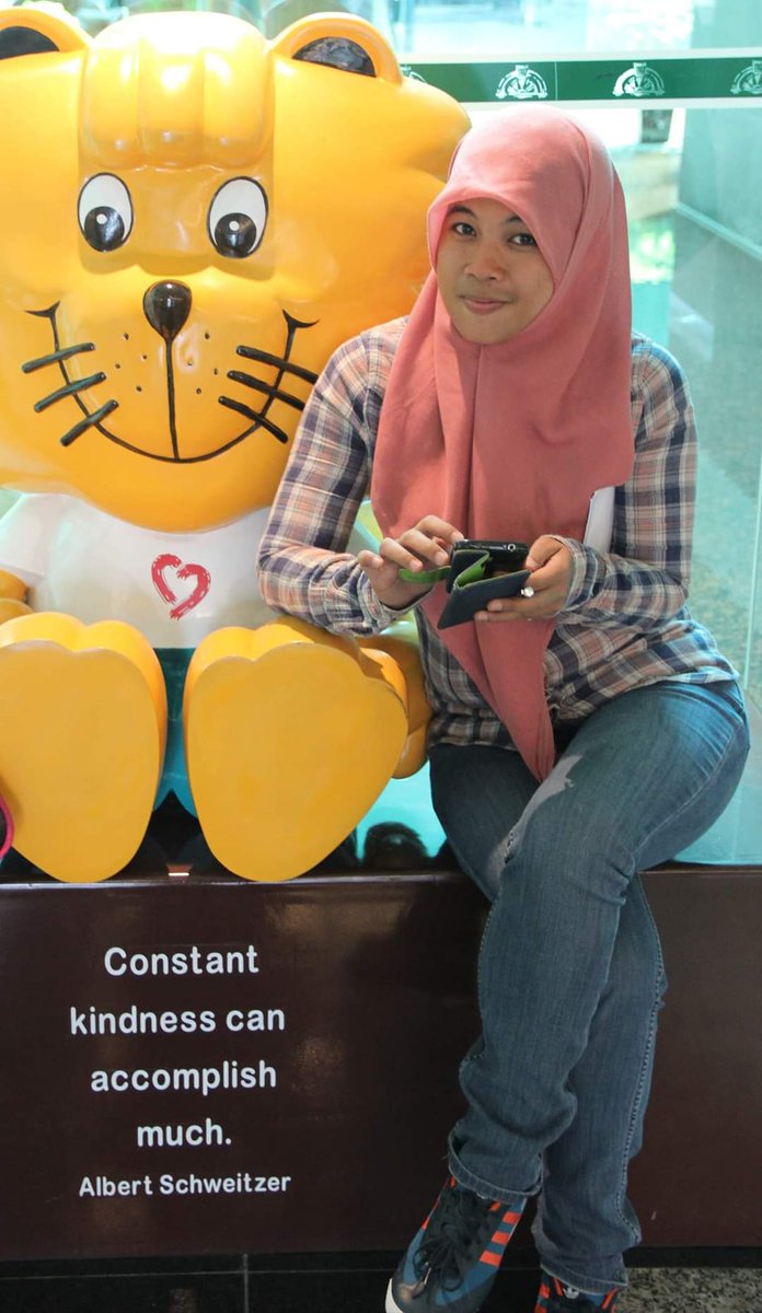 hildalexander's tweet photo. @shitlicious Ikutan #BiroJomblo cari teman becanda, diskusi, berantem, cari solusi dll yang gak alergi jatuh bangun (up n down), yang love to "travel around the world in eighty days". Tapi kalo travels around Indo juga juga gpp... Semoga ada yg sefrekuensi. Gaskeuuuun-lah https://t.co/MDKDPOeI86