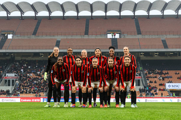 MilanPosts's tweet photo. AC MILAN 125TH ANNIVERSARY KIT 🔴⚫️ https://t.co/vbwqlI8dgn