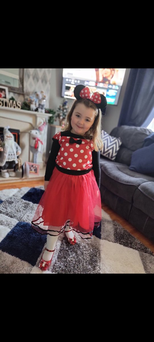 BazaCoyle's tweet photo. #DisneyOnIce https://t.co/v6nm0jz5sC
