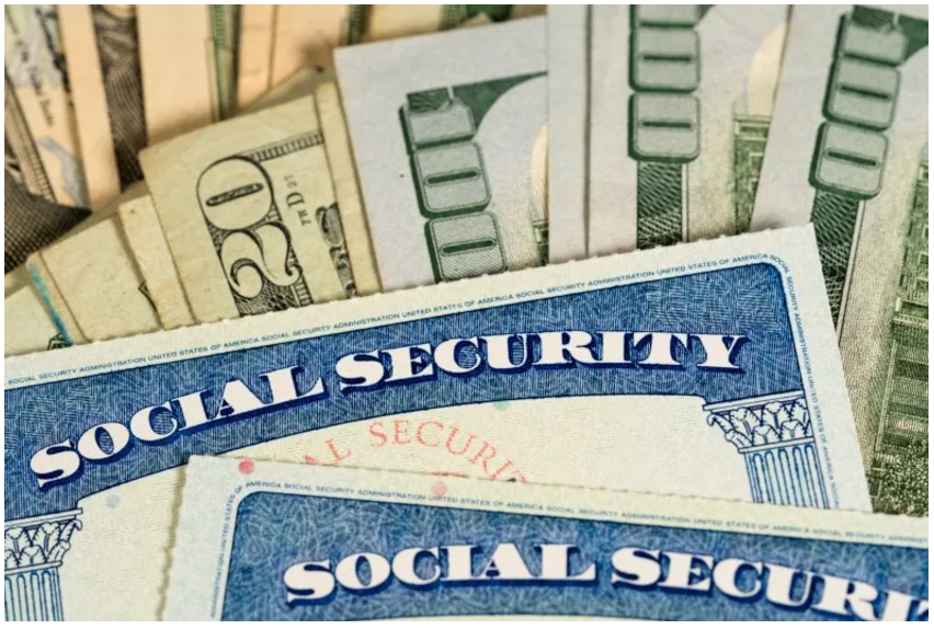 AngelMD1103's tweet photo. So, Social Security’s going belly-up, huh? Time to start sweet-talking those financial advisors? #SocialInsecurity 🤔Story in Comments below 👇