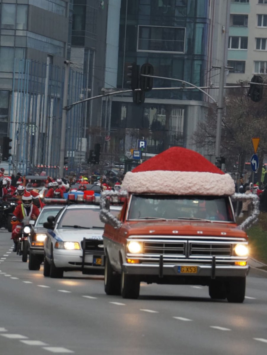 MagdaMarrkefka's tweet photo. #Mikołaje na motocyklach 🧑🎄 w @gdansk ❤️
źródło: Gdańsk w obiektywie Facebook
#loveGdańsk #livegda #gda #Gdańsk #SantaClauses #motorcycles #motocykle https://t.co/vZtA0EdnJQ