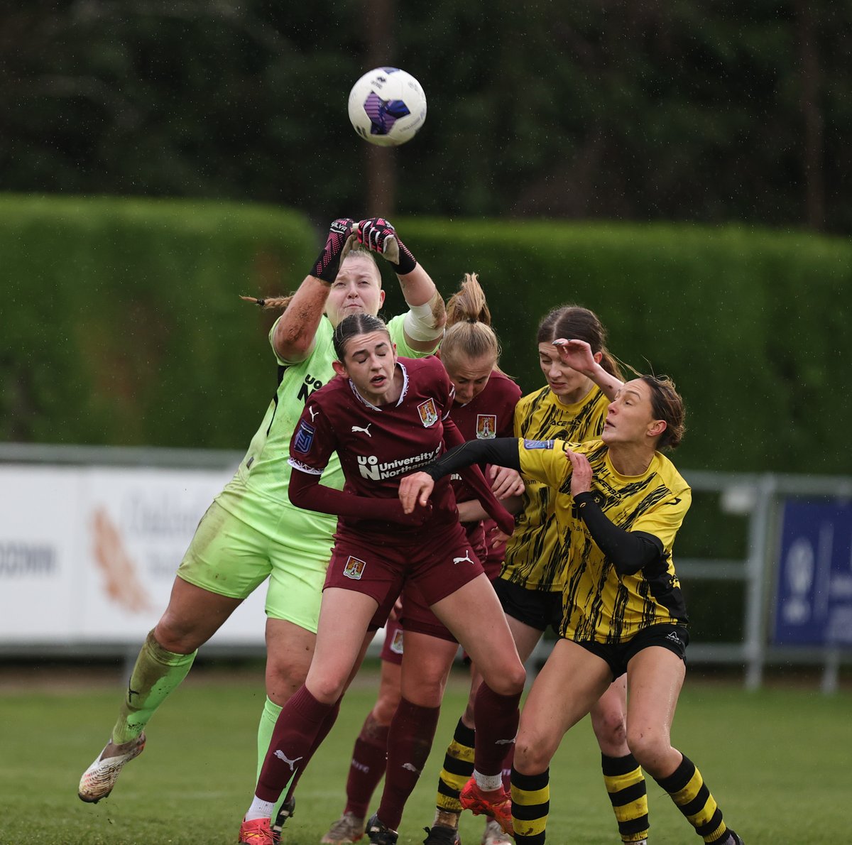 NTFCWomen's tweet photo. πΈ First half action from Fernie Fields.
πΈ Pete Norton.
#NTFCW 0-0 #LALFC https://t.co/6pBPrrSTGz