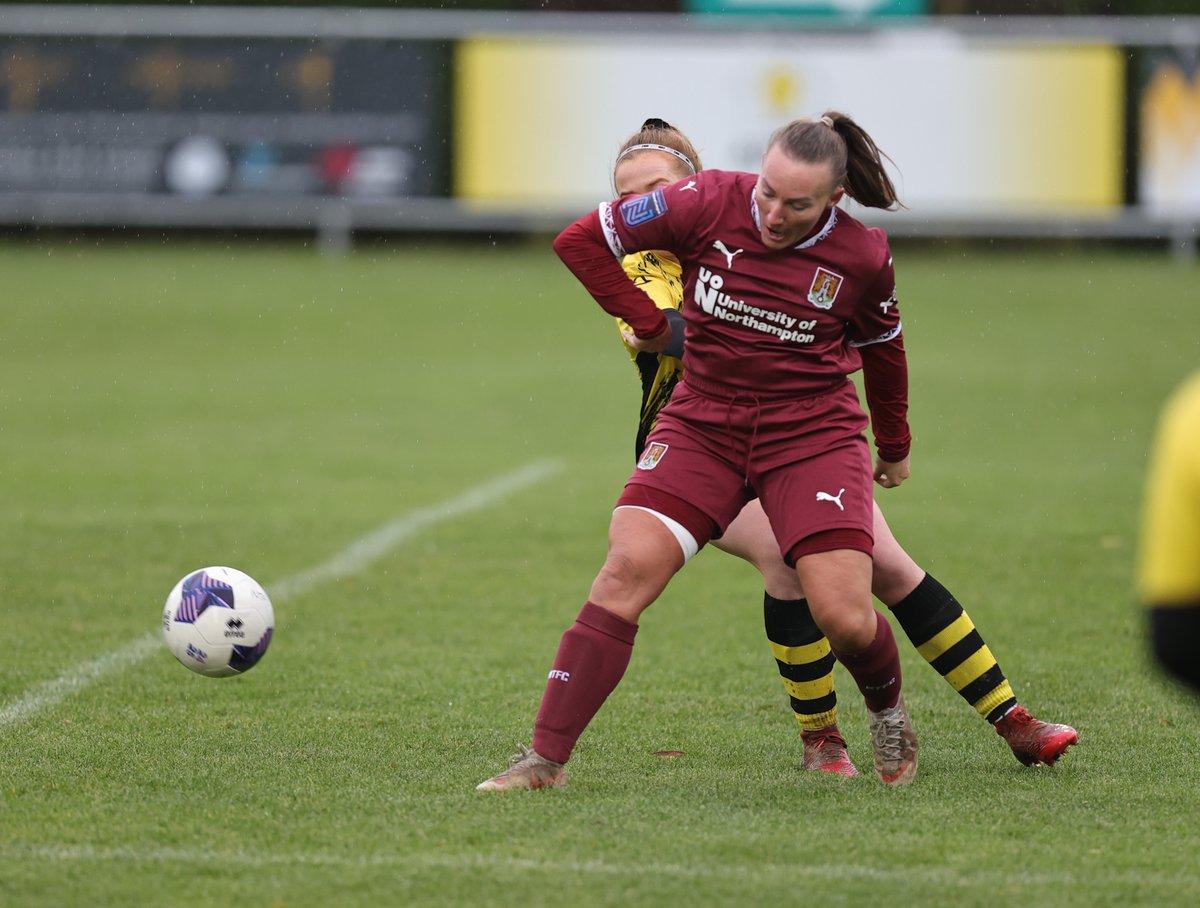 NTFCWomen's tweet photo. πΈ First half action from Fernie Fields.
πΈ Pete Norton.
#NTFCW 0-0 #LALFC https://t.co/6pBPrrSTGz