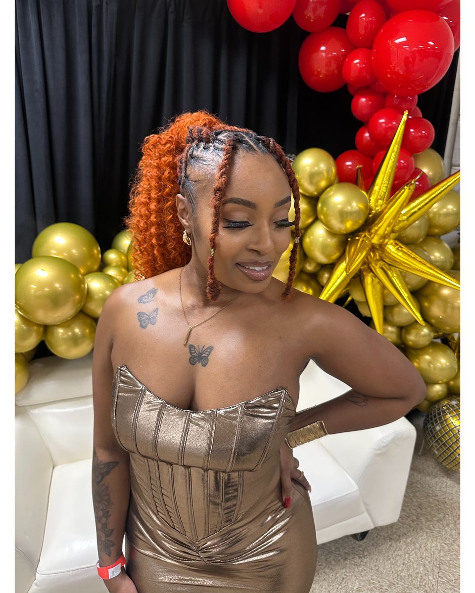 Thatgalcort's tweet image. A Crimson and Cream Affair : Hollywood Glam ✨ #fyp #locs #womenwithlocs