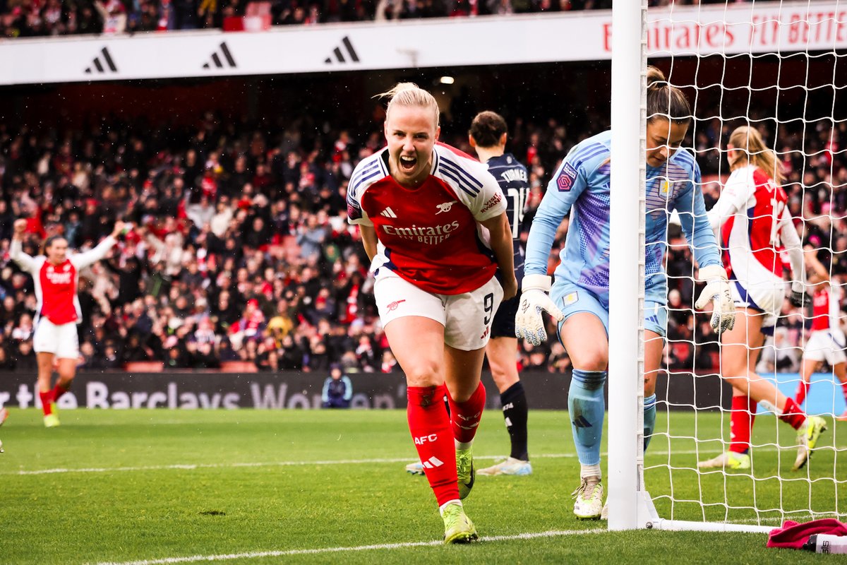 CardyFreddie's tweet photo. Beth Mead makes it 2-0, and knows exactly where the camera is!

📸 @Boodlepim for @GoonerFanzine https://t.co/MBpO26WByd