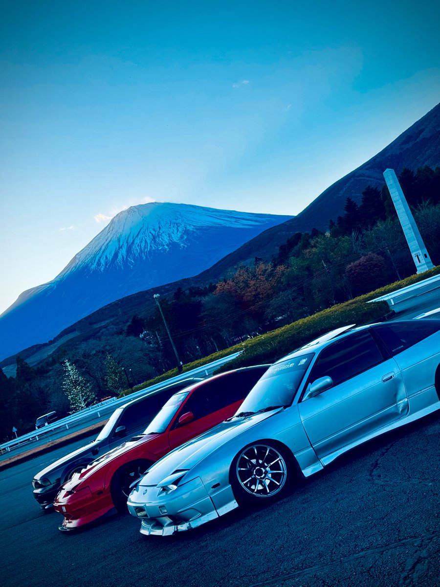 SB232330's tweet photo. 富士🗻2日目
超日産博

今日、撮った写真は
全て出入り口のみw

二日、よく飲みました🍶
ハンドルは一回も握っておりません

お疲れした🫡

とりあえず
皆、無事で良かった😮‍💨

✳︎34ローレルはこれにて
置き、イベント的な出展は終了いたします。

今後は走り優先にします🚗💨 https://t.co/GP6T1GbbJS