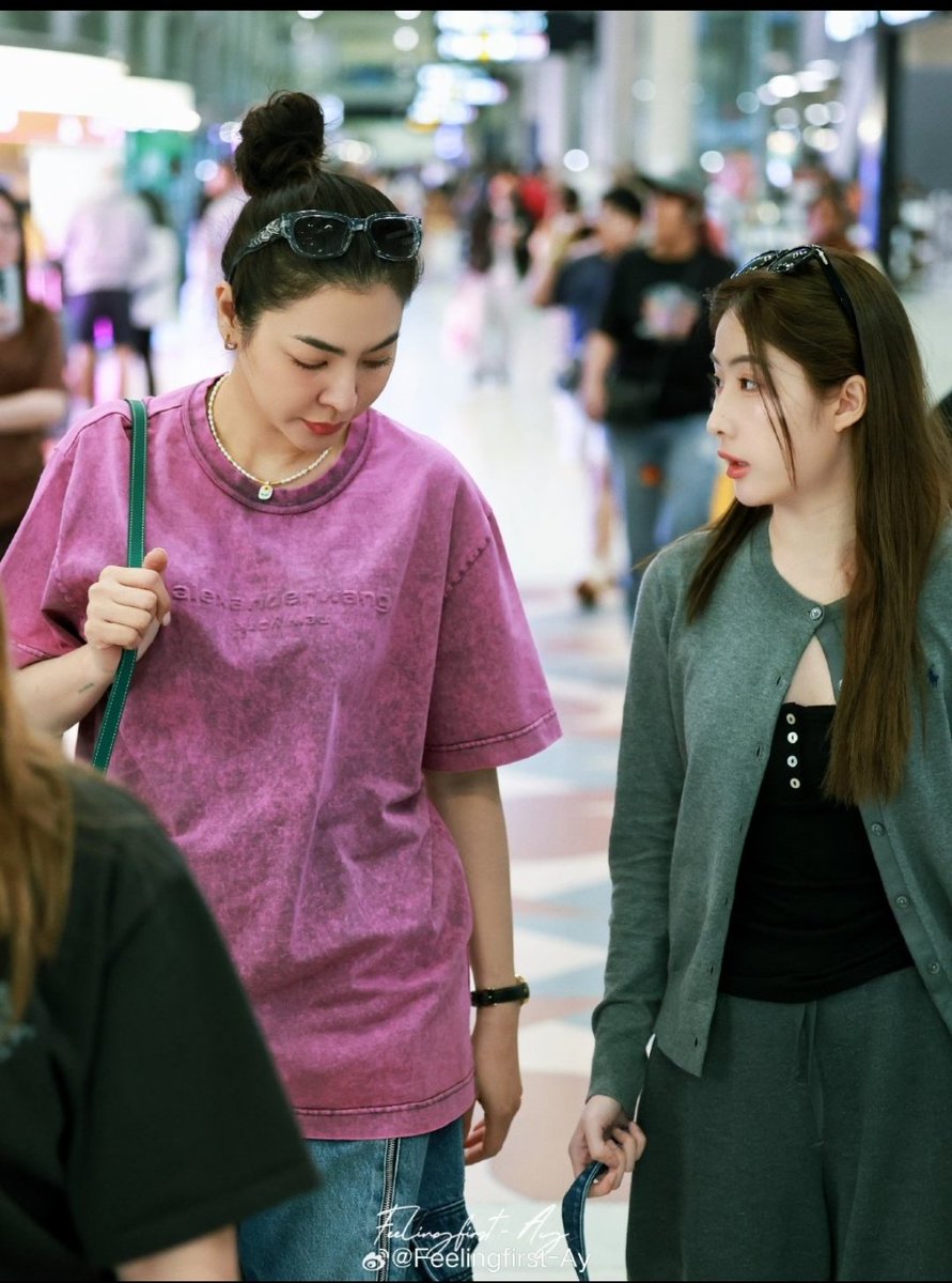 Yoko : me abrazas o duermes en el sillón!!
I vote #YokoApasra for #PopGoldenAwards2024
#ฝ้ายโยโกะ #FayeYoko