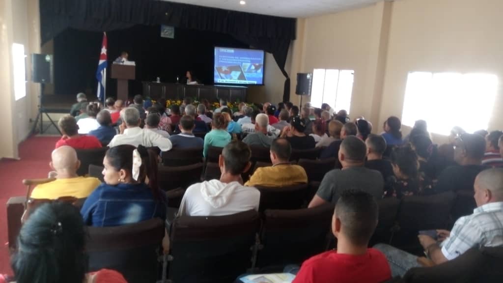 PPMajibacoa's tweet photo. 🌵🇨🇺 👉 Noticia en desarrollo: Los delegados de circunscripción de #Majibacoa se reúnen, por derecho propio, en la Asamblea del Poder Popular para ejercer el voto directo y secreto en sesión extraordinaria, del gobernador y vicegobernador de #LasTunas.
#PoderPopular https://t.co/ALAFx3oAcj