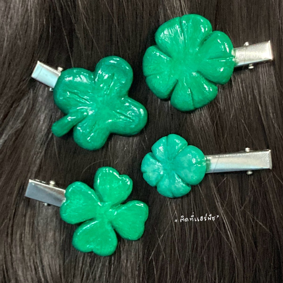 bOrnwithapril's tweet photo. lucky hair clips 🍀 

— A 39
— B 29
— C 35
— D 39
( have only one! )
˚₊·—̳͟͞͞ ✿ ready to ship ✅

📮only 40 bth 
buy 150 free shipping 📦

order via dm 📲

* เนื่องจากเป็นงานhand made 100% อาจมีตำหนิจากสี การปั้น การระบายสี ขอคนเข้าใจและรับได้นะคะ 🥹⭐️ https://t.co/SmHk9kwkxl