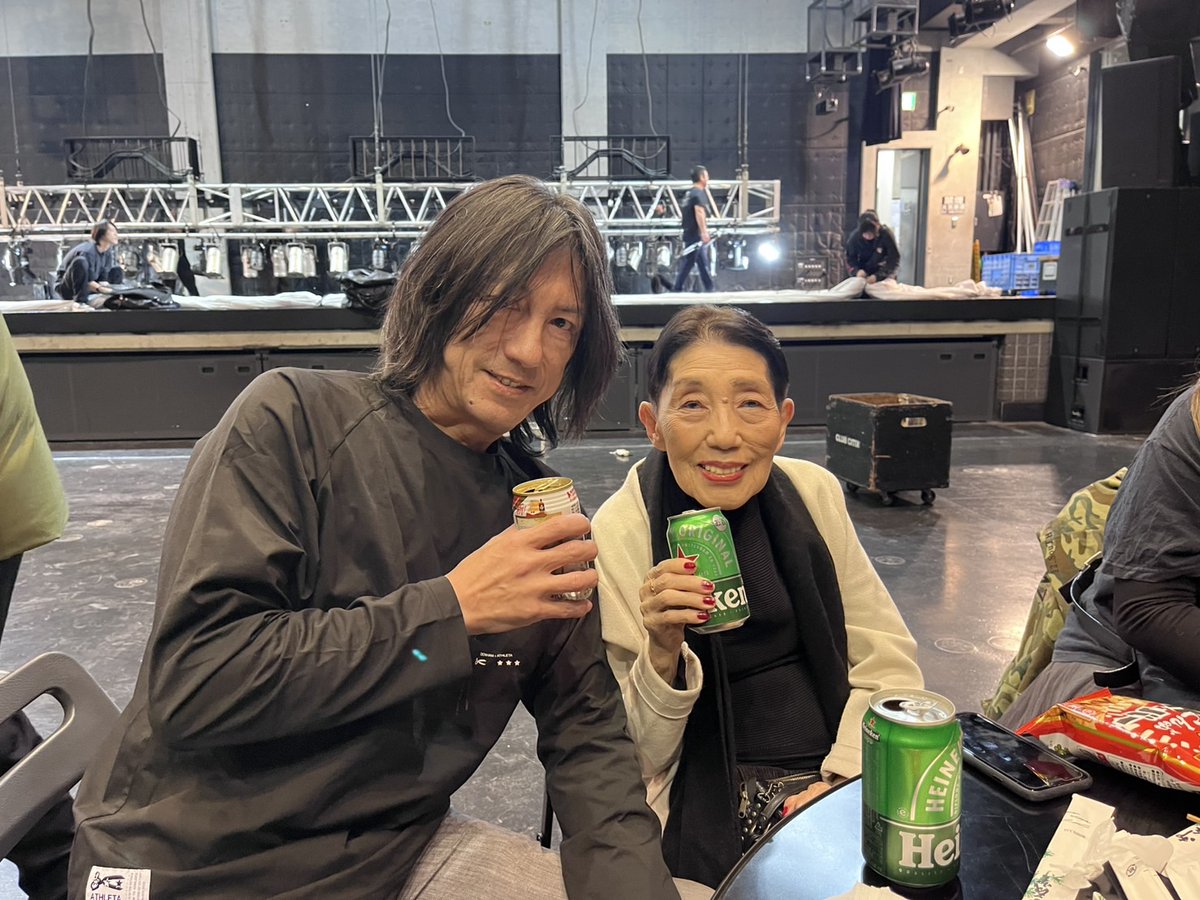 JOE_44magnum's tweet photo. hideパーティ楽しかったね。
東海林さんも駆けつけてくれました。来年も頑張るよ！ https://t.co/oZMFQPhf8A