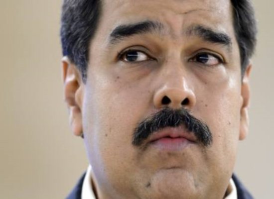 Nicolás Maduro viendo que ni Rusia, ni Irán hicieron nada por su pana Bashar Al Assad, siendo Siria estratégicamente más importante que Venezuela. Amanecerá y veremos....