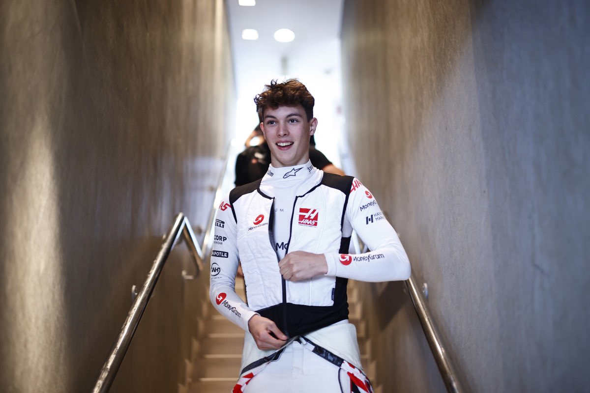 44Formula1's tweet photo. Unofficial F1 Rookie Of The Year, Ollie Bearman!

7️⃣ Points
3️⃣ Grand Prix’s 
2️⃣ Different Teams

#F1 https://t.co/Pv2U0E2zXJ