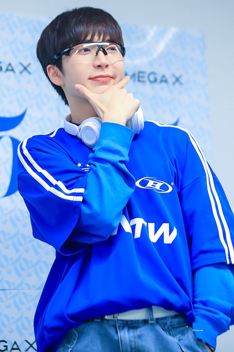 periwinkle0112's tweet photo. 241116

#케빈땅❗️
#케빈 #KEVIN #박진우
#OMEGA_X #오메가엑스 https://t.co/P4Ivr8Y7N9