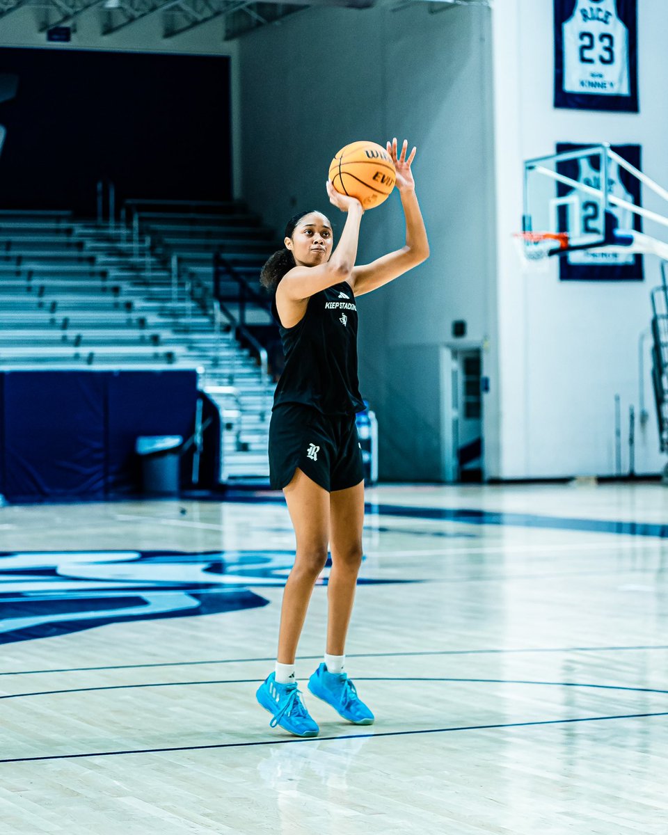 MikeConley316's tweet photo. Happy Birthday babygirl. Love you and enjoy your day. @LaylaConley316 https://t.co/8BHdBYcfFS