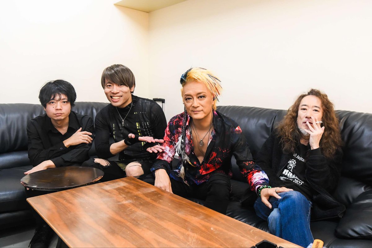 Pukapyu's tweet photo. とりあえず、、、

楽しすぎた〜🤩🤩⤴️🌹⤴️🌹⤴️
hideちゃん、Happy Birthday 💞✨👍💘🌹⤴️⤴️😀

今日のDIE Band は、、
Gt.PATA
B.本田唯
Dr.かまだあき
でお送りしました〜✨💞👍
ありがとうございました〜🌹💘🙇💌🤖 https://t.co/hihOhaqIKw