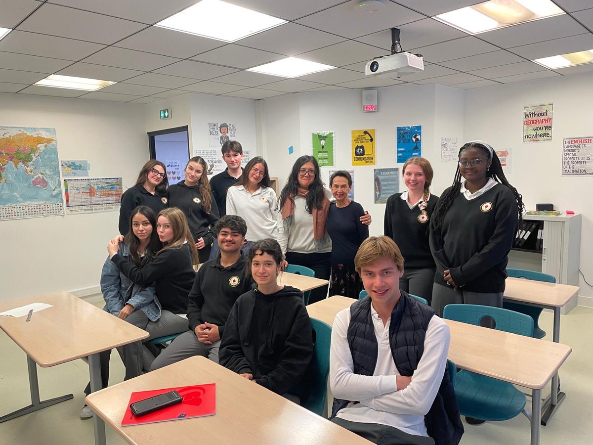 hhleone's tweet photo. Holiday Cheer at the Canadian Bilingual School of Paris! 📷📷
The holidays are here, and we’re excited to celebrate with our amazing students and families! Follow us for updates and holiday fun! 📷 #ecbcbs #SchoolsinParis #BilingualSchools #HolidaySeason #SchoolCommunity #K12Celebrations
--------------------
La Magie des Fêtes à l'École Canadienne Bilingue de Paris! 📷📷
Les fêtes approchent, et nous sommes ravis de les célébrer avec nos merveilleux élèves et familles ! Suivez-nous pour rester informés et partager la magie des fêtes ! 📷 #ecbcbs ÉcolesàParis #ÉcolesBilingues #SaisonDesFêtes #CélébrationsK12