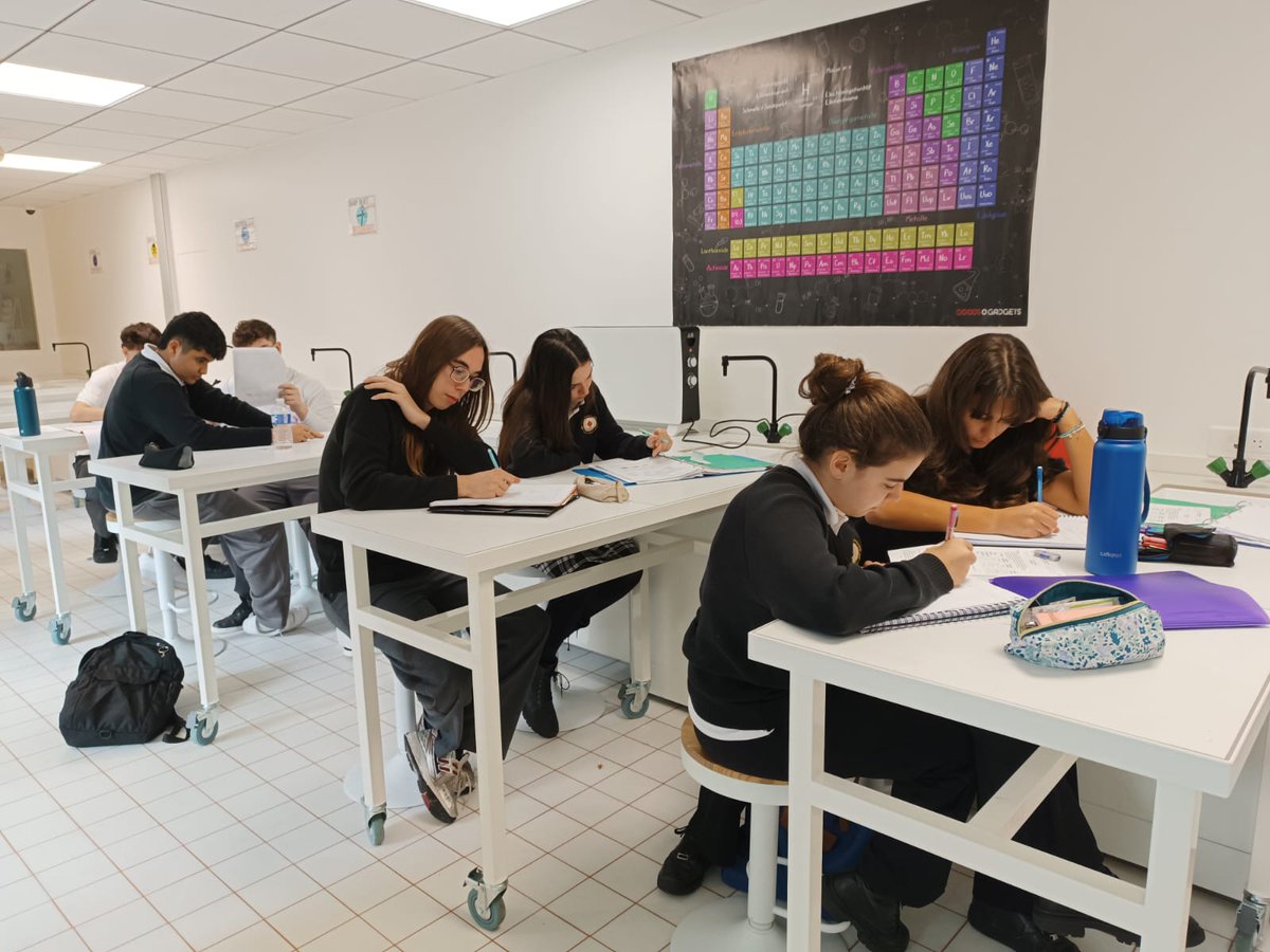 hhleone's tweet photo. Holiday Cheer at the Canadian Bilingual School of Paris! 📷📷
The holidays are here, and we’re excited to celebrate with our amazing students and families! Follow us for updates and holiday fun! 📷 #ecbcbs #SchoolsinParis #BilingualSchools #HolidaySeason #SchoolCommunity #K12Celebrations
--------------------
La Magie des Fêtes à l'École Canadienne Bilingue de Paris! 📷📷
Les fêtes approchent, et nous sommes ravis de les célébrer avec nos merveilleux élèves et familles ! Suivez-nous pour rester informés et partager la magie des fêtes ! 📷 #ecbcbs ÉcolesàParis #ÉcolesBilingues #SaisonDesFêtes #CélébrationsK12