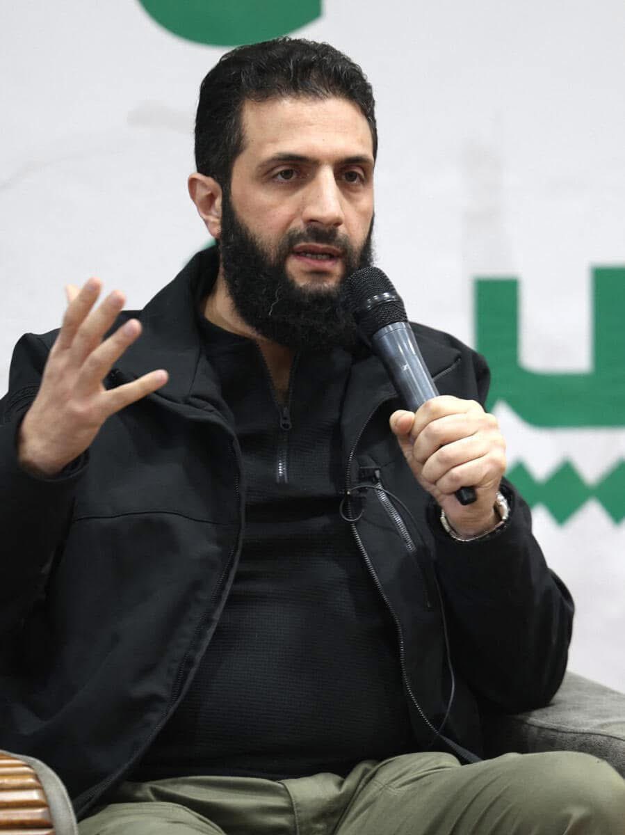 د قانع اکا خبره چې دمشق ته را ورسيد مخ، څټ او ږيره يې خلکو ټولو وليدله خو زموږ دفتوحاتو او برکاتو ناوه کۍ په دوه اويا شالونو کې پټه ده او موږ سندره ورته وايو ؛
د چنار وني د لالي په کور زاړه شې
ناويه ستړي مه شې ناويه ستړی مه شې

خو ناوۍ راته وایي چې نه نه زه مخ نښکاره کوم، شرمیږم.