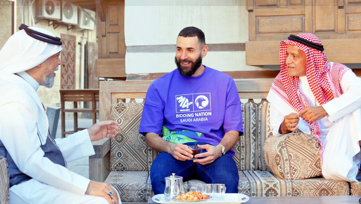 Benzema's tweet photo. Looking to the future with the @Saudi2034bid 🇸🇦🏆 https://t.co/Z8ZsUDaFUr