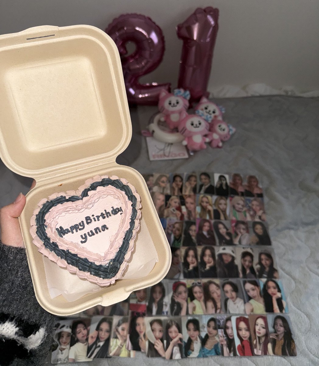 midzyun_a's tweet photo. 신윤아 생일 축하해 ₍ᐢ‥ᐢ₎ ♡
앞으로도 계속 사랑해💗 https://t.co/pJiKOuw0Lr