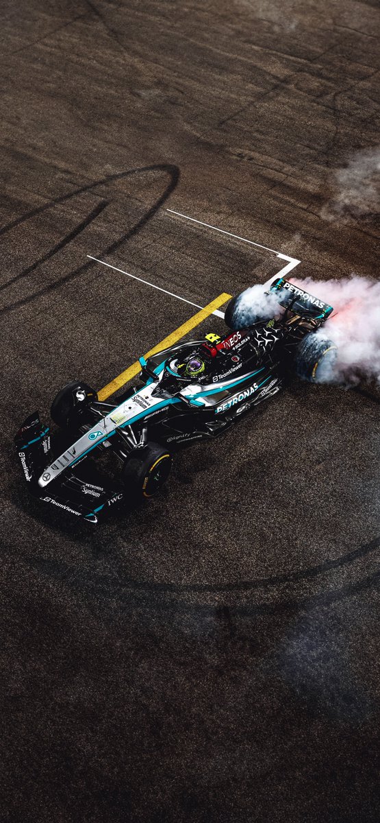 F1WallpaperHQ's tweet photo. 🍩🖤

@LewisHamilton | #AbuDhabiGP 🇦🇪 https://t.co/ZXCSTTGXyq