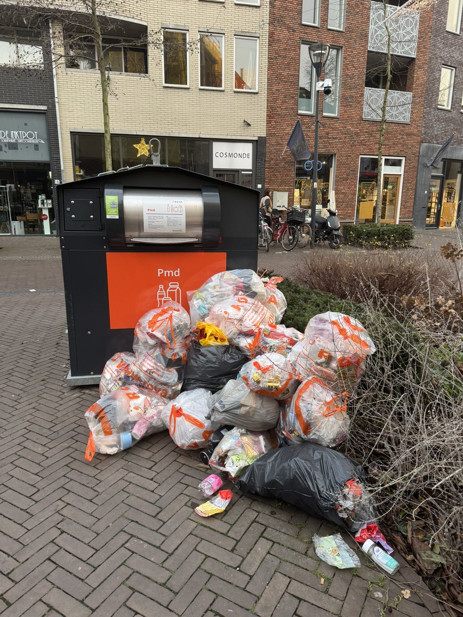 Zoooitje Gasthuisplein op zondag. #diftardrama