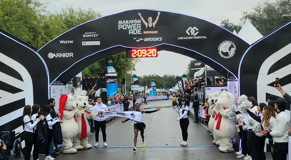 ¡ Wow !

Tsedat Ayana de Etiopía, rebasa en el último kilómetro al líder de toda la competencia , Abe Gashahun y gana el Prestigiado #MaratónPowerade <a href="/Maratonmty/">Maraton Powerade MTY</a> con un tiempo extraoficial de 2:09:19

#RunTogetherMty