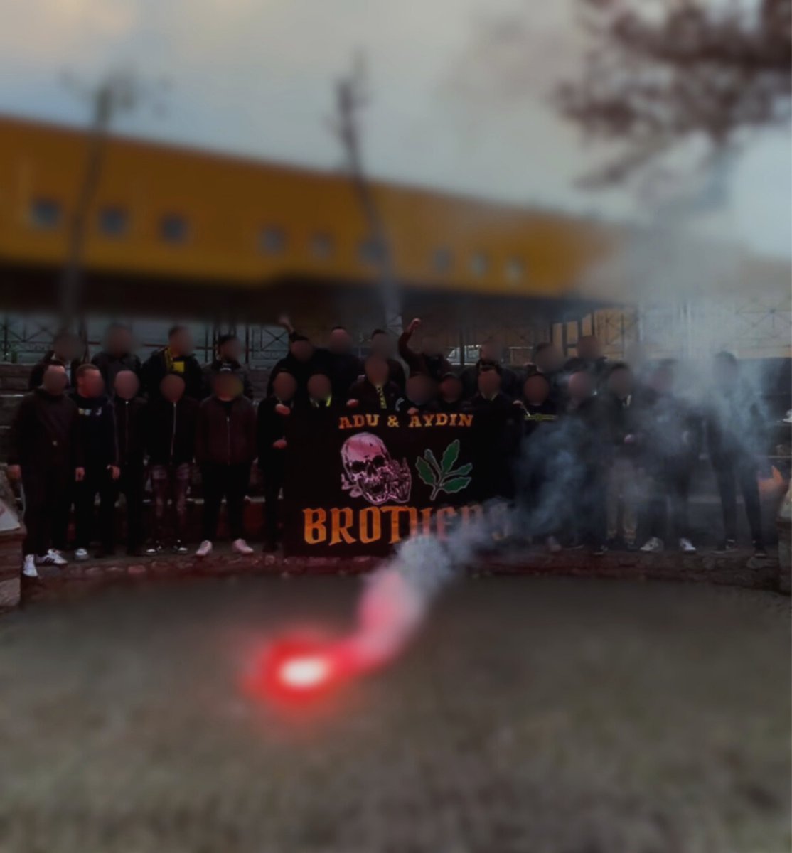 UNIGFBadu's tweet photo. FENER OUTLAWS ADU #ADUUNIGFB #UNIGFB #BROTHERS https://t.co/P1xLXOtFyu