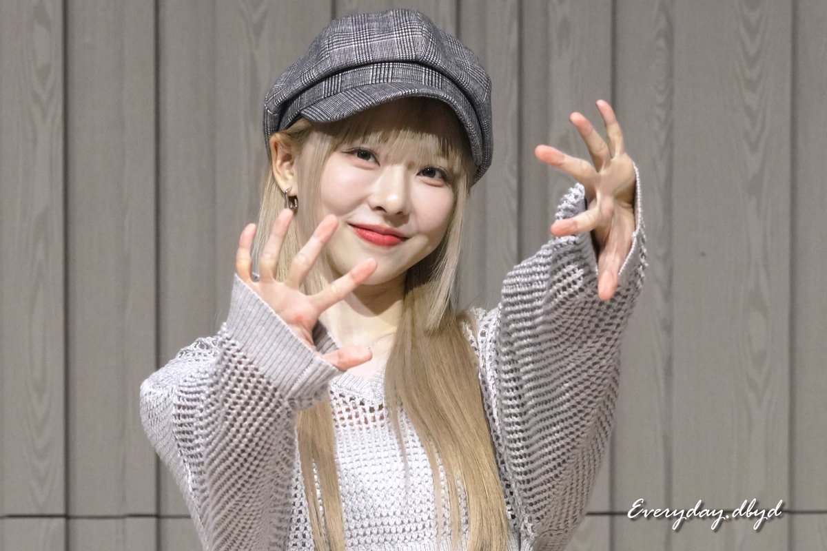 #비비 #ViVi #黃珈熙
#HAPPYVIVIDAY
Taken: 240615