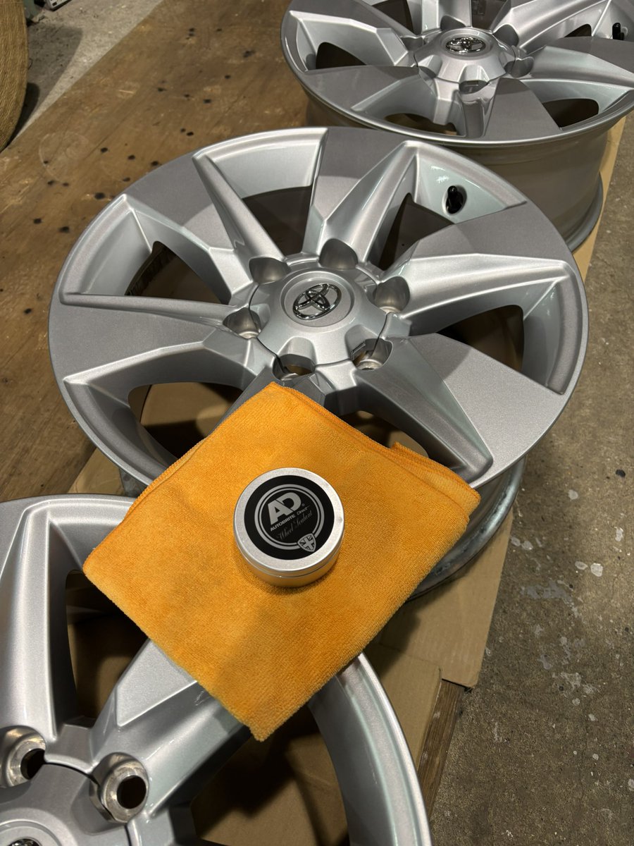 greatmanzu1971's tweet photo. 冬用アルミホイル届いたので洗ってPVD-I07 鉄粉除去
PVD-A06スケール除去
リアクリーン油分除去
写真撮り忘れた💦
ホイルワックスで仕上げ🤩
#autobritedirect
#provide
#ワックスウォッシュ
#洗車好き
#ハイエース200系 https://t.co/7TVqShQqi1